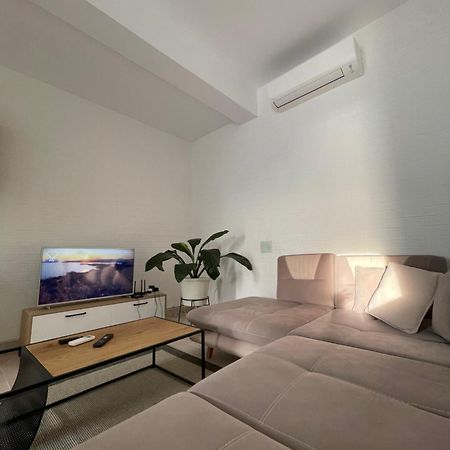 Perla Luxury Apartment - Private Patio & Parking Vlore Exterior photo