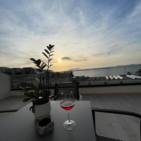 Perla Luxury Apartment - Private Patio & Parking Vlore Exterior photo